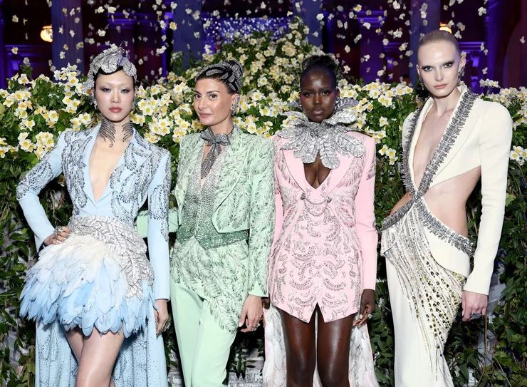 'Swarovski' në spotlight: Eleganca që ndriçoi "Met Gala 2025"