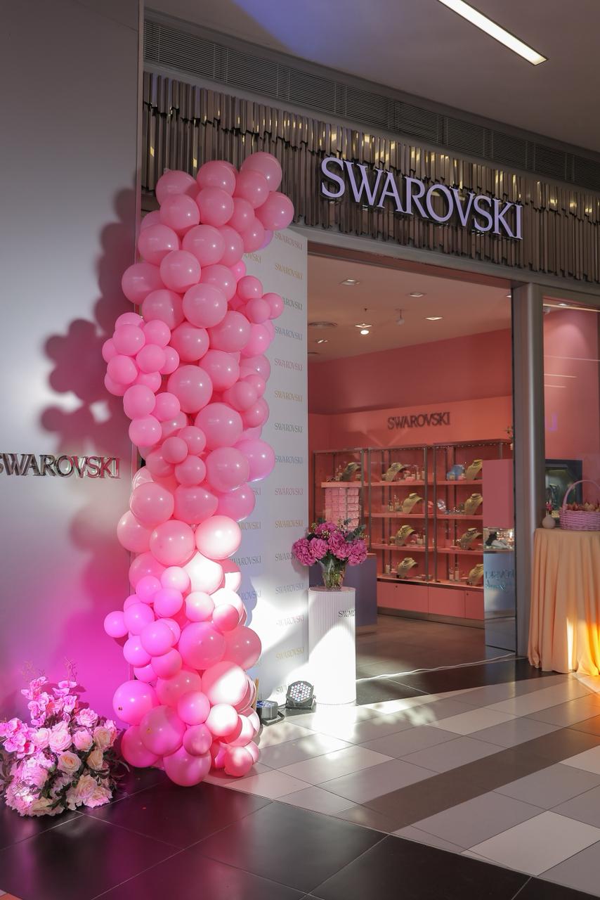 Kur kristalet flasin vetë: Swarovski prezanton Wondercolor në një mbrëmje plot stil në TEG