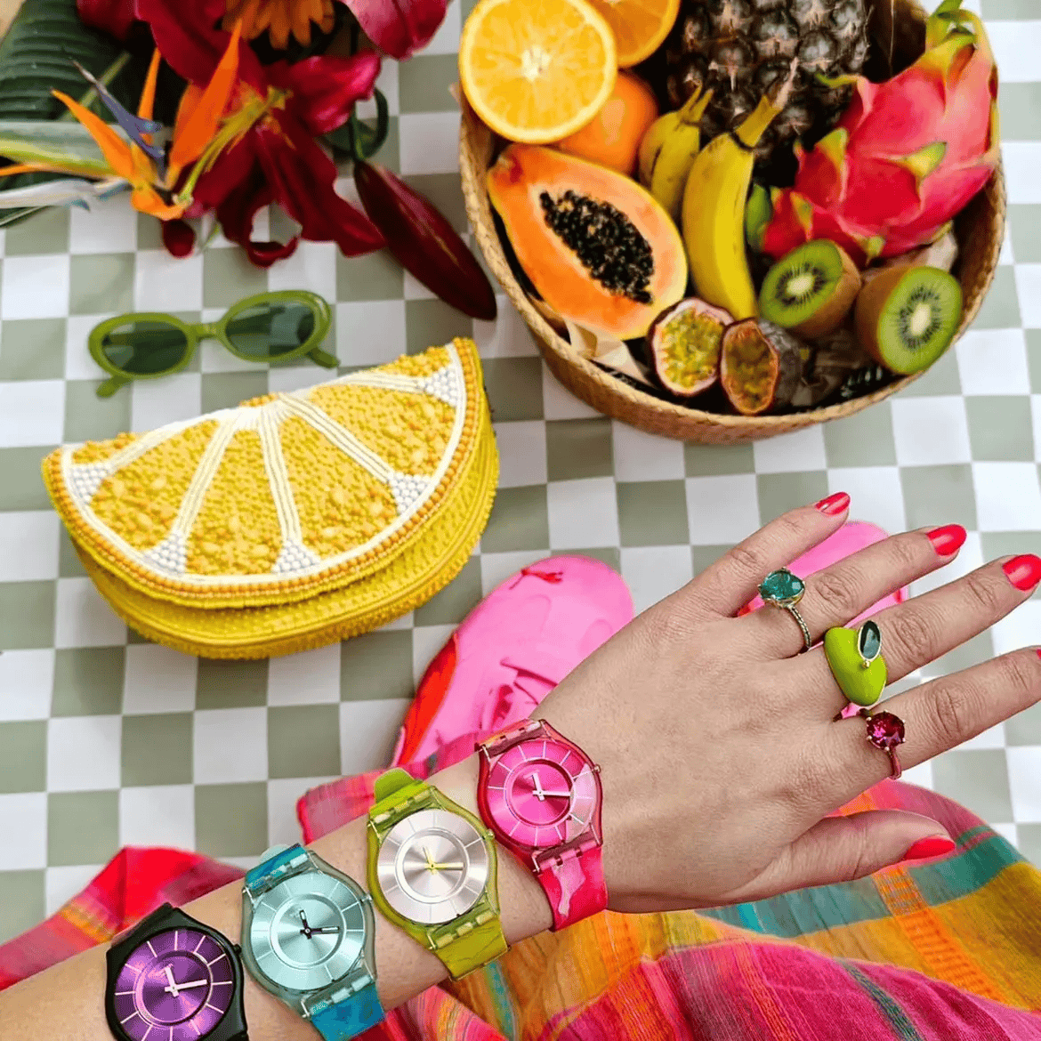 Ky është aksesori që nuk duhet t'ju mungojë këtë verë, një Swatch ndryshon të gjithë look-un