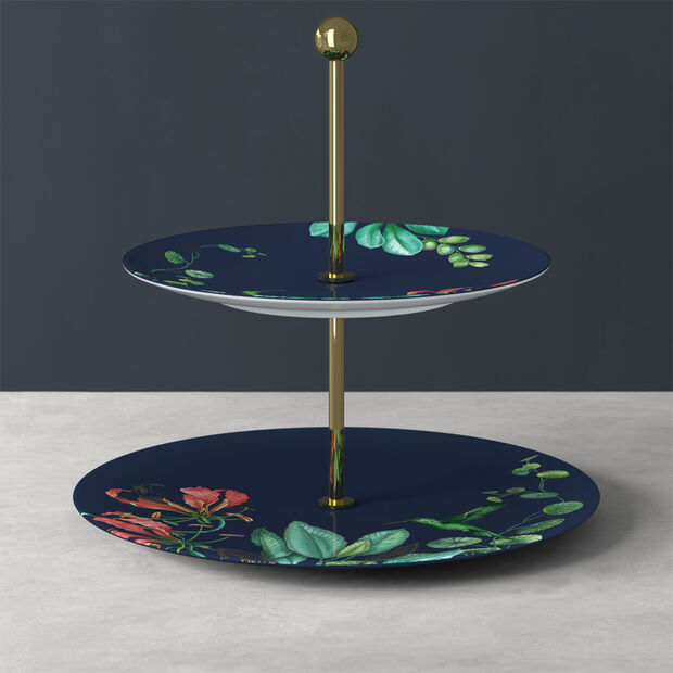 Avarua Gifts cake stand