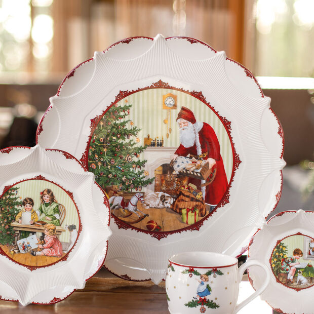 Toy's Fantasy Pastry plate large, Santa brings gifts