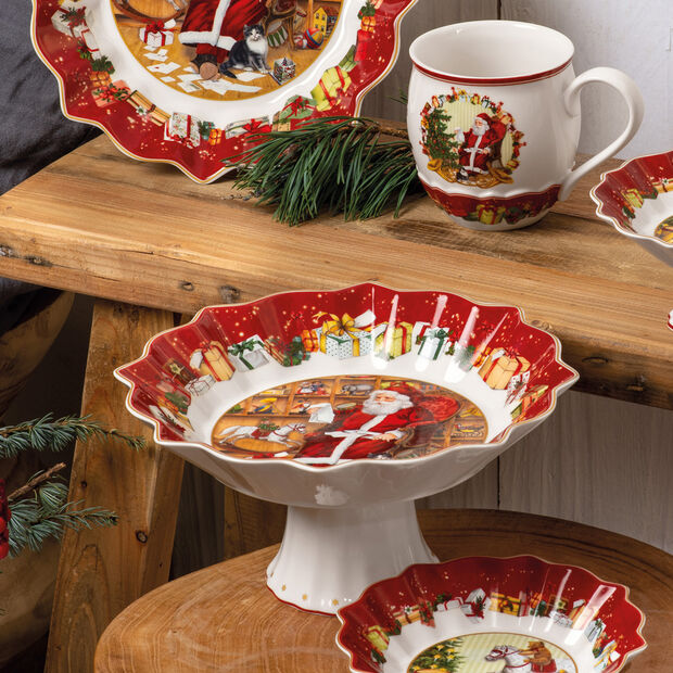 Toy's Fantasy Footed bowl, Santa reads wish list