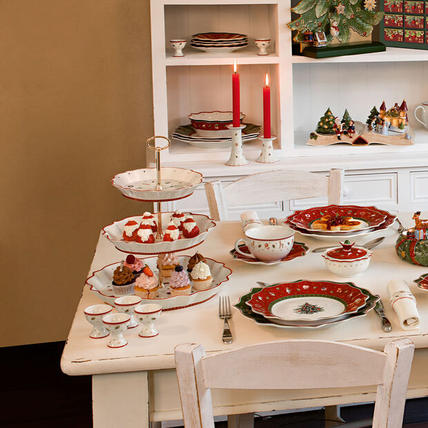 Toy's Delight cake stand