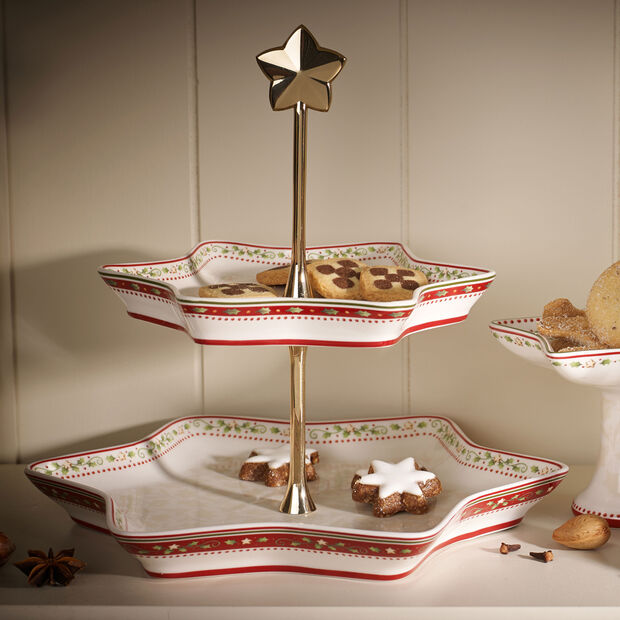 Winter Bakery Delight holly cake stand