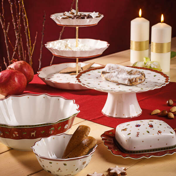 Toy's Delight Cake stand