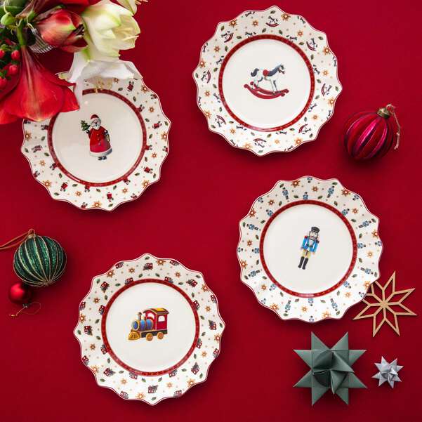 Toy's Delight Dinnerware set